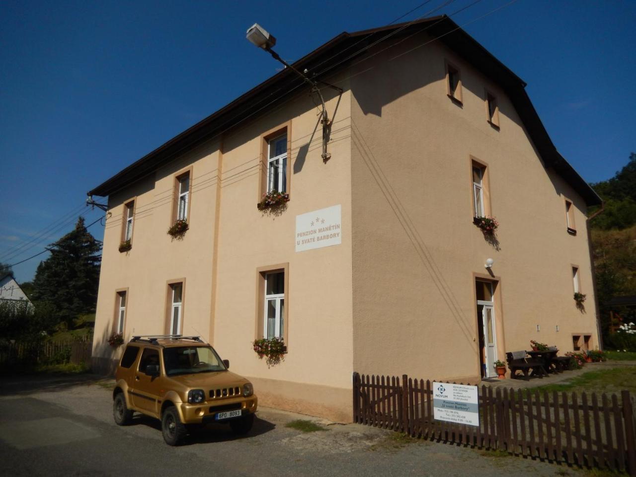 Hotel Penzion Manetin U Sv. Barbory Exterior foto