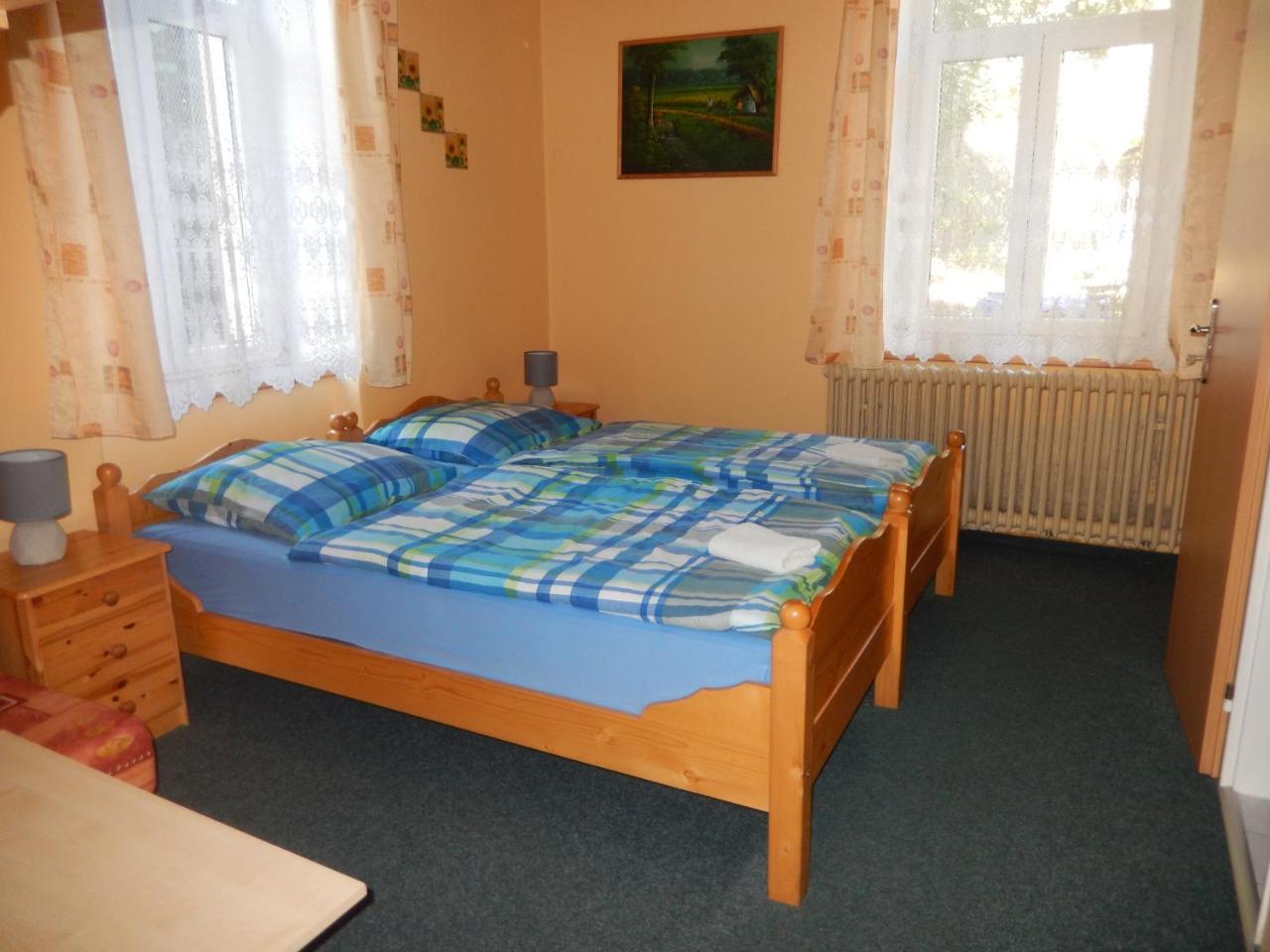 Penzion Manetin U Sv. Barbory Exterior foto