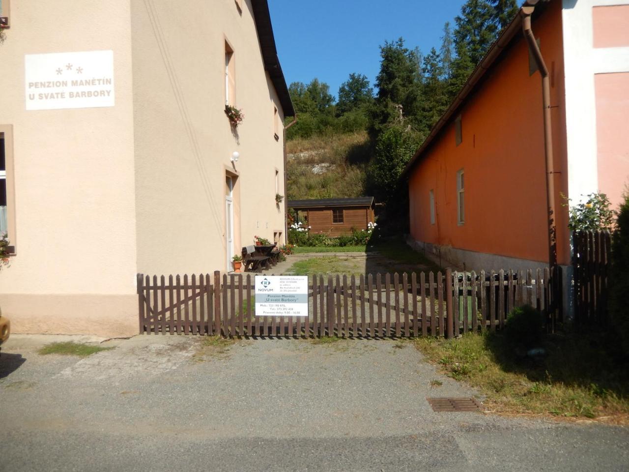 Hotel Penzion Manetin U Sv. Barbory Exterior foto